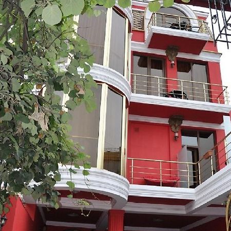 Hotel Amber バトゥーミ エクステリア 写真