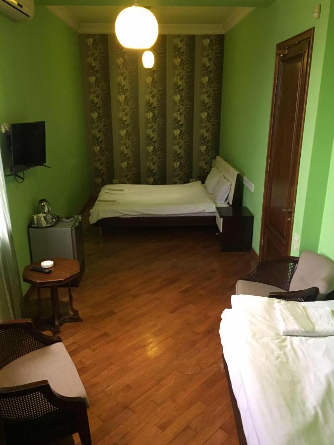 Hotel Amber バトゥーミ エクステリア 写真