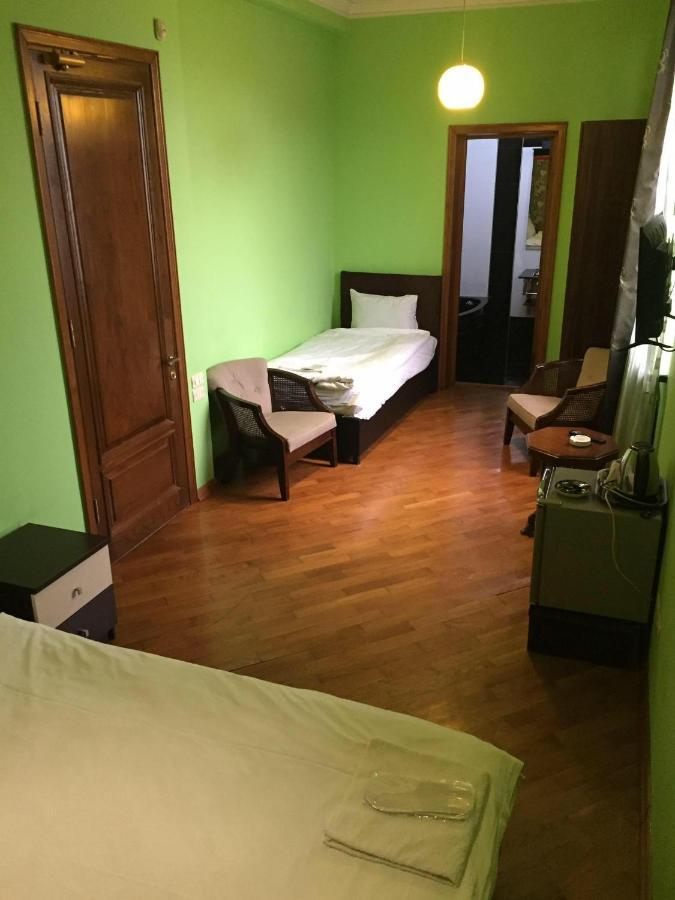 Hotel Amber バトゥーミ エクステリア 写真